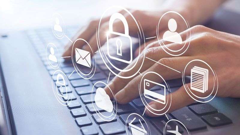 Cybersecurity e assicurazione D&O per proteggere i dirigenti da attacchi AI